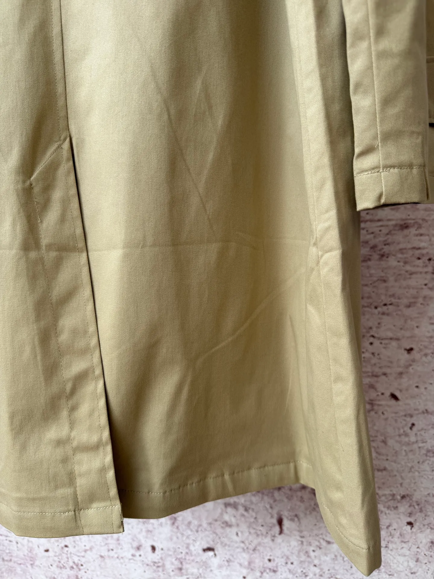 P530 Ralph Lauren autumn unisex long windbreaker jacket, pure cotton twill fabric, with plaid lining inside, customized hardware accessories, fine workmanship, loose fit for both men and women, full of temperament on the upper body, and the split hem design adds to the style.